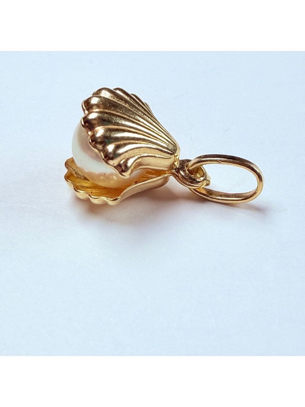 18K Solid Yellow Gold Seashell 7.5MM Pearl Designer Gold Art VTG Pendant Italy - Picture 3 of 7